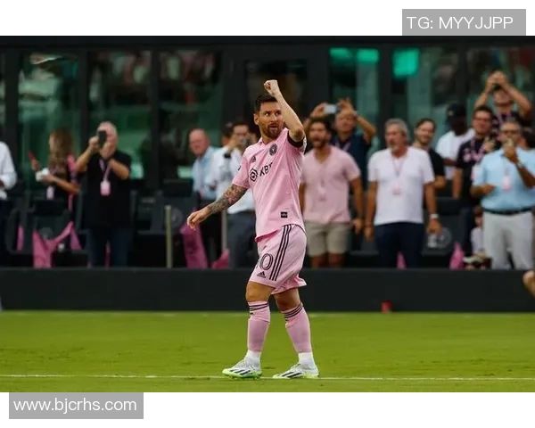 8月出生的足球巨星们：从梅西到博格巴，他们的传奇与荣耀