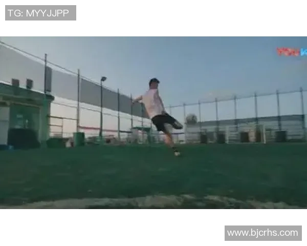 《突破界限超越极限 Nike足球广告用球星瞬间演绎音乐新潮流》 《突破界限超越极限 Nike足球广告用球星瞬间演绎音乐新潮流》