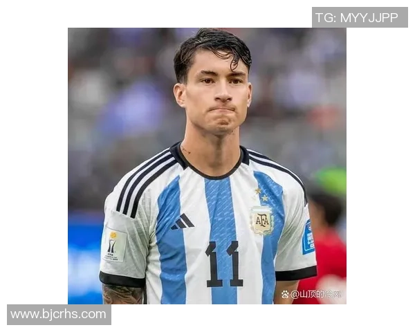 世界顶级男足球员个人头像：从梅西到C罗，巨星风采尽显无遗