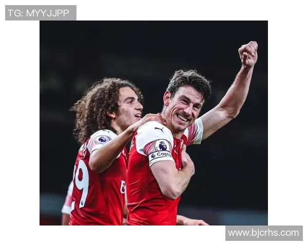 当红足球球星投身战场谱写绿茵之外的铁血传奇 当红足球球星投身战场谱写绿茵之外的铁血传奇