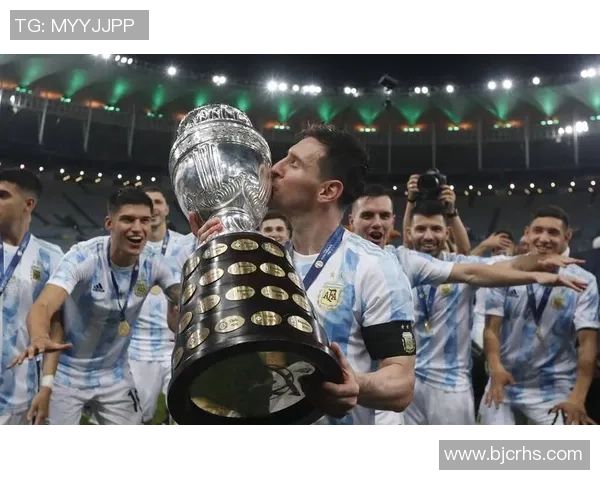 梅西荣登世界足球冠军榜首 续写传奇与足球辉煌新篇章 梅西荣登世界足球冠军榜首 续写传奇与足球辉煌新篇章