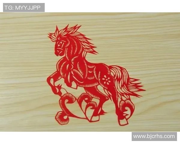 足球传奇剪纸艺术：展现球星风采的独特创意作品